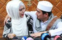 Ikhtiar April Jasmine dan Ustaz Solmed Menanti Buah Hati