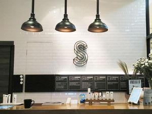 Mengencangkan Sekaligus Meniruskan Wajah di Surface Skin Habit