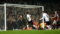 Anthony Martial membobol gawang West Ham. Dalam pertandingan ini, Martial dua kali membobol gawang lawan. Gol itu dicetak di menit ke-51 dan 72. Eddie Keogh/Reuters/detikFoto.