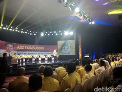 Priyo Bicara Masa Depan Golkar, Aziz Fokus Soal Pilkada