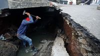 Jalan Ambles di Perumahan Ceger Diperbaiki