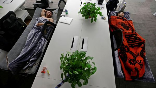 Budaya Tidur Siang Para Pekerja China