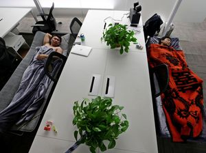 Budaya Tidur Siang Para Pekerja China