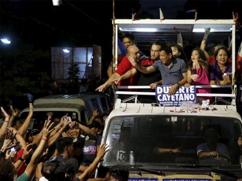 Dirty Harry dengan Empat Perempuan