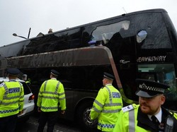 West Ham Akan Beri Sanksi Berat ke Fans Pelaku Penyerangan Bus MU