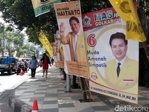 Pemasangan Baliho Caketum Golkar Mulai Tertib