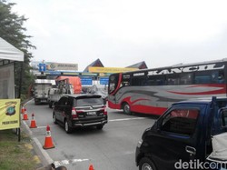 Kemacetan Kerap Menyergap di Gerbang Tol Karang Tengah, Apa Solusinya?
