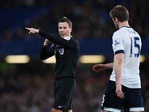 Eks Wasit Premier Bantah Sebabkan Spurs Gagal Juara Liga di 2016 Eks Wasit Premier Bantah Sebabkan Spurs Gagal Juara Liga di 2016