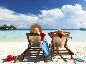 Traveler-traveler yang Menyebalkan di Pantai