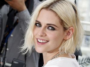 Cantiknya Kristen Stewart Tersenyum