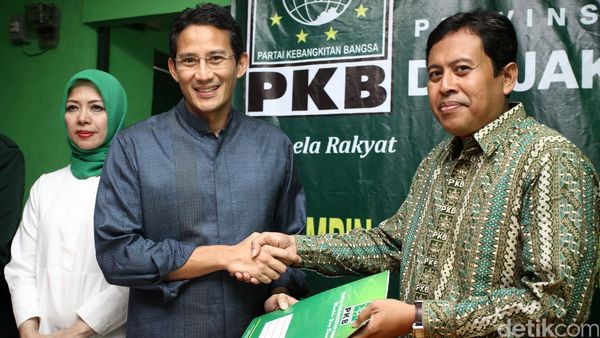 Sandiaga Serahkan Berkas Pendaftaran Cagub DKI ke PKB