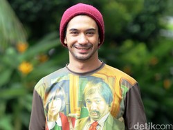 Kunci Akting Total Reza Rahadian: Kitab Saya Skenario