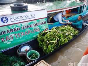 Peredaran dan Penukaran Uang di Pasar Terapung
