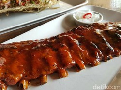 Warung Sunset Chef Yudi: Crispy Pata dan BBQ Pork Ribs yang Menggoyang Lidah