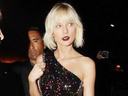 Taylor Swift Kembali Beri Kejutan di Pernikahan Fans