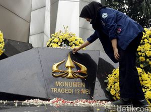 Eks Aktivis Trisakti Desak Jokowi Tuntaskan Tragedi 12 Mei 98 Eks Aktivis Trisakti Desak Jokowi Tuntaskan Tragedi 12 Mei 98