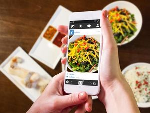 Klinik di Inggris Peringatkan Bahwa Media Sosial Bisa Picu Gangguan Makan