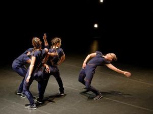 Keliling Empat Kota, Pentas Tari Hip Hop Autarcie Pentas di Jakarta Keliling Empat Kota, Pentas Tari Hip Hop Autarcie Pentas di Jakarta