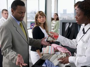 5 Traveler Menyebalkan yang Kamu Temui di Bandara