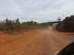 Penampakan Pembangunan Jalan Perbatasan RI-Malaysia Yang Dikebut Jokowi