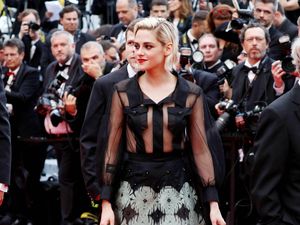 Kristen Stewart Berbaju Transparan di Festival Film Cannes 2016