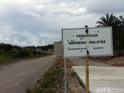 Kinclongnya Pos Perbatasan Milik Malaysia di Kalimantan