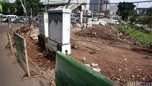 Pelebaran Jalan di Perempatan Cawang-Otista