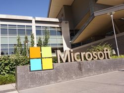 Susul Apple, Microsoft Setop Jualan di Rusia