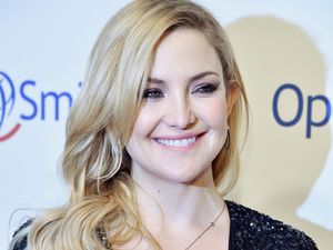 Hot Mom! Punya 2 Anak, Kate Hudson Tetap Langsing dan Seksi