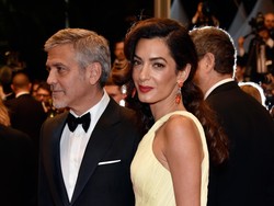 Istri George Clooney Sumbang Gaun Pengantin Mewahnya ke Museum