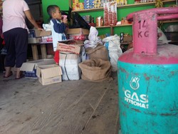Warga di Perbatasan RI-Malaysia Masak Pakai LPG Petronas