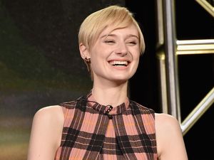 Alasan Elizabeth Debicki Tinggalkan Dunia Tari Demi Akting Alasan Elizabeth Debicki Tinggalkan Dunia Tari Demi Akting