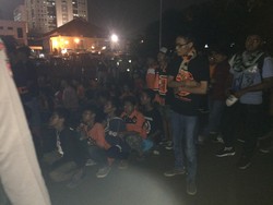 Polisi Sweeping Suporter Bola yang Hendak ke Stadion GBK