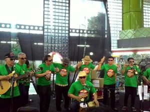Sosialisasi Antikorupsi, Pimpinan KPK dan Dirut PT KCJ Ngamen di Stasiun Bogor Sosialisasi Antikorupsi, Pimpinan KPK dan Dirut PT KCJ Ngamen di Stasiun Bogor