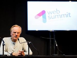 Mantan Bos Apple: Apple Watch Tak Penting