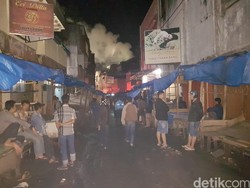 Api di Pasar Pelita Padam, Ratusan Lapak dan Belasan Kios Ludes Terbakar