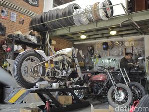 Tak Puas dengan Hasil Modifikasi Orang, Akhirnya Bikin Bengkel Sendiri