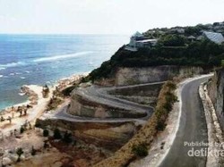 Pantai Melasti, Bukti Kecantikan Bali yang Tak Pernah Habis