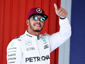 Girangnya Hamilton dengan Pole Krusial di GP Spanyol Girangnya Hamilton dengan Pole Krusial di GP Spanyol