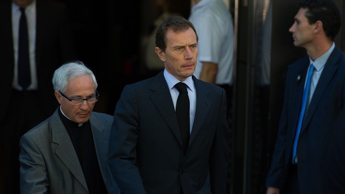 MADRID, SPAIN - JULY 08: Former Real Madrid player Emilio Butragueno leaves the Santiago Bernabeu stadium after the funeral wake for former Real Madrid great Alfredo Di Stefano on July 9, 2014 in Madrid, Spain. Di Stefano, who won 5 sucessive European Cups for Real died July 7 aged 88 in Madrid after earlier suffering a heart attack. (Photo by Denis Doyle/Getty Images)