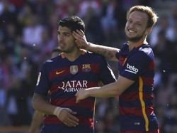 Barca Hantam Granada 3-0, Suarez Hat-trick
