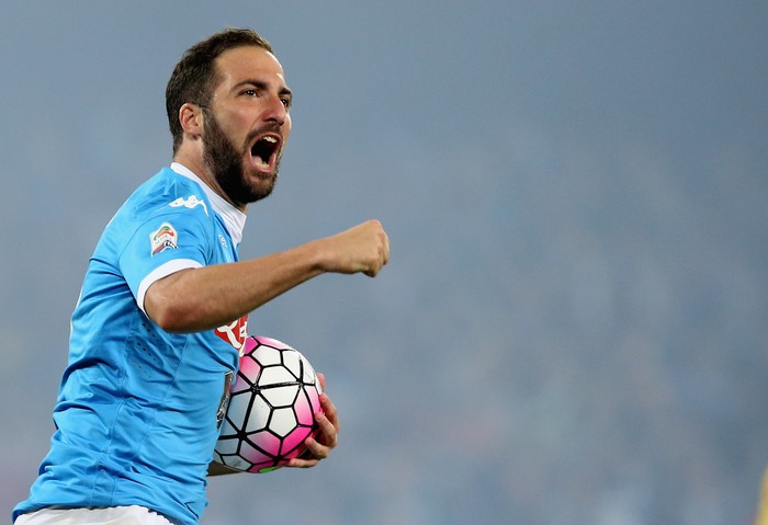 NAPLES, ITALY - MAY 14: Gonzalo Higuain of Napoli celebrates after scoring his team's second goal the Serie A match between SSC Napoli and Frosinone Calcio at Stadio San Paolo on May 14, 2016 in Naples, Italy.