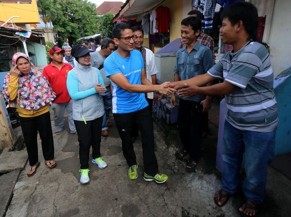 Sandiaga Uno Sapa Warga Meruya Utara
