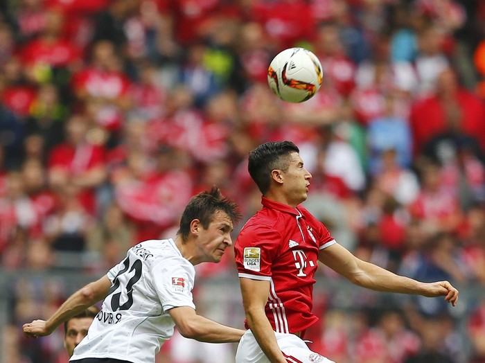 Lewandowski Topskorer Bundesliga 2015-16