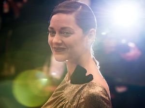 Marion Cotillard, Flawless and Sexy in Gold