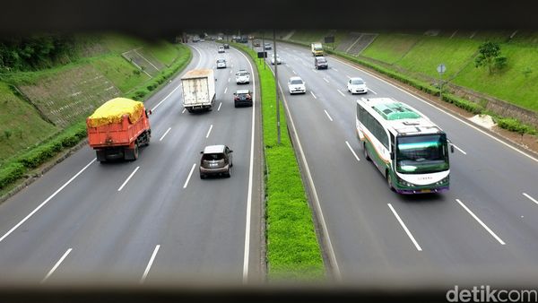 Lalin di Tol Simatupang Lancar