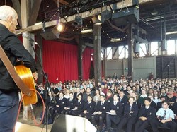 Siswa SMA di Australia Lakukan Praktikum Lewat Diskusi dengan Penulis Ternama