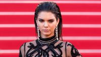 Kendall Jenner Seksi Bergaun Transparan di Festival Film Cannes 2016