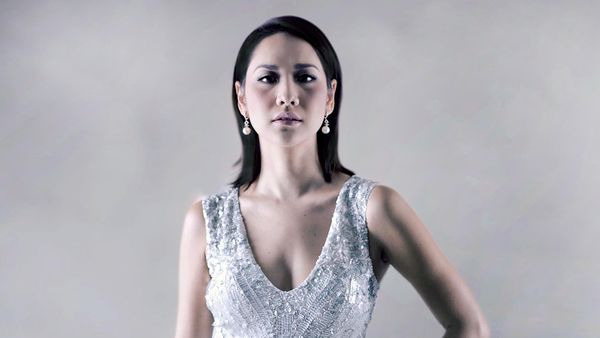 Yuk Intip Pose Anggun Bunga Citra Lestari untuk Celeb of The Month