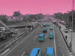 JPO Roboh Ditabrak Truk